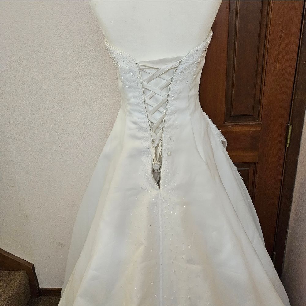 Maggie Sottero Couture wedding dress, white, size 10 - Picture 6 of 9